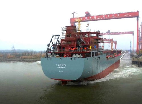 蕪湖造船廠8000噸級(jí)成品油船下水